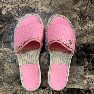 Chanel pre loved espadrilles sandals SZ 6